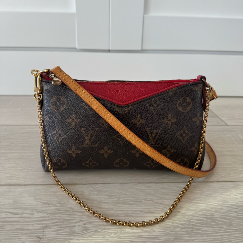 Louis Vuitton
LV Monogram Pallas